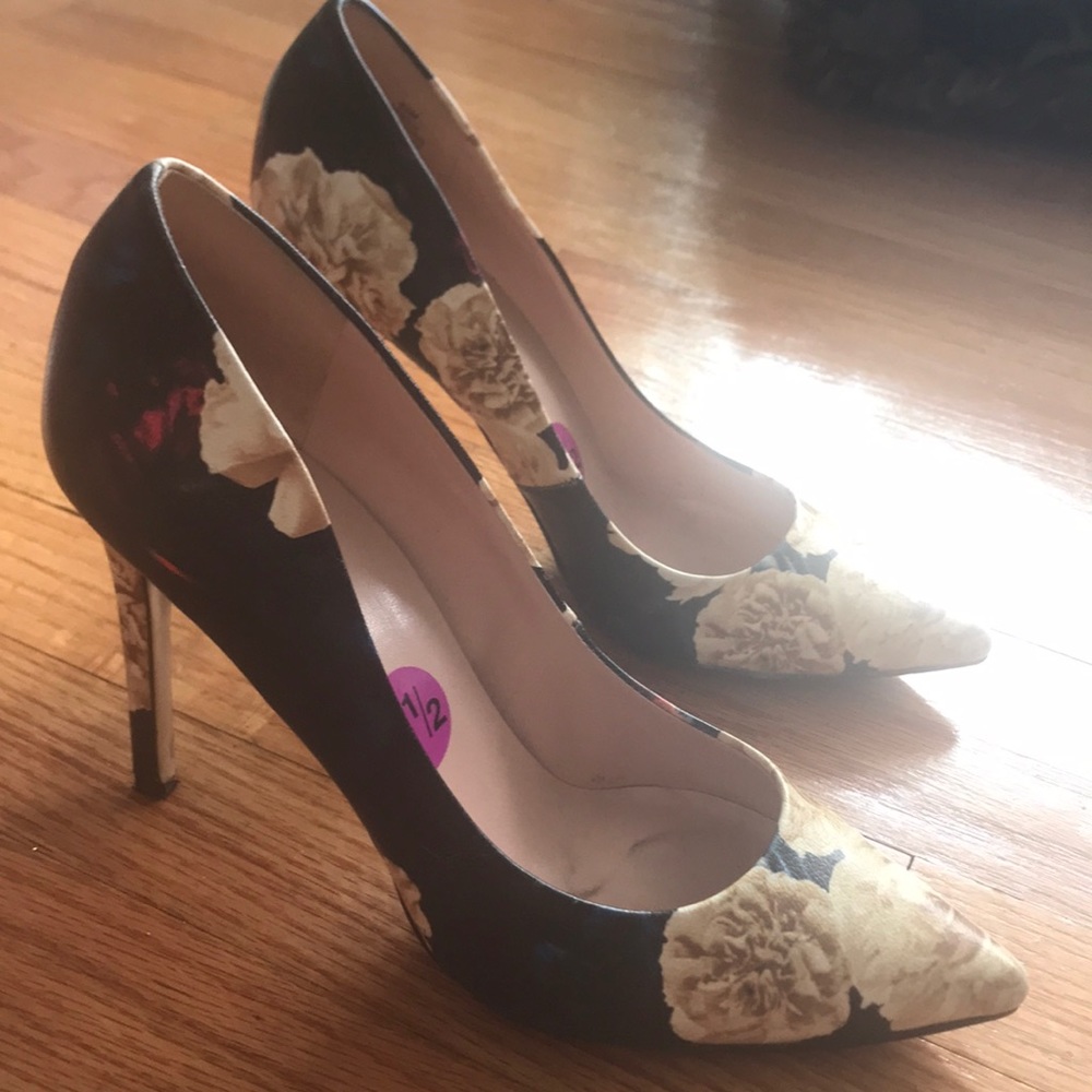 Nine West Shoes floral pumps